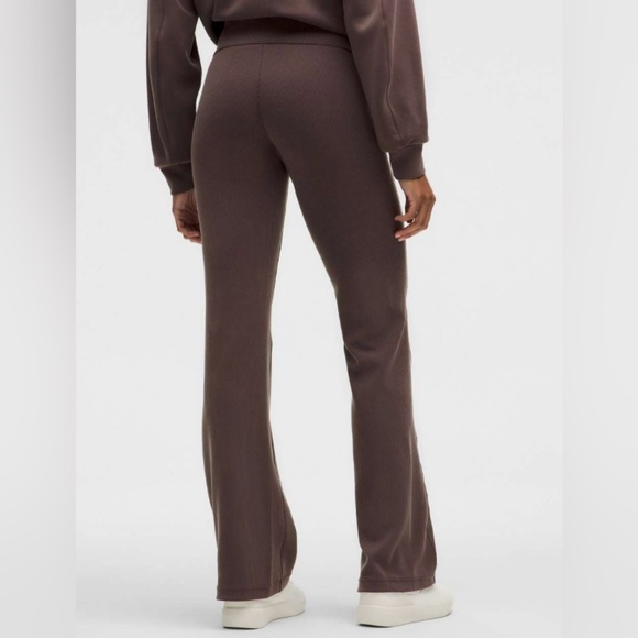 Lululemon Ribbed Softstreme Flared Pant *Regular in Espresso - Picture 1 of 6